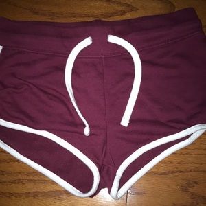 H&M burgundy shorts❤️